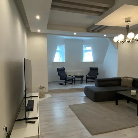 4 Design Atelier 公寓 *
