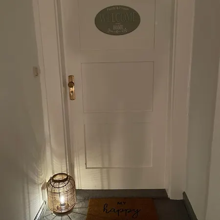 4 Design Atelier 아파트 고슬라르